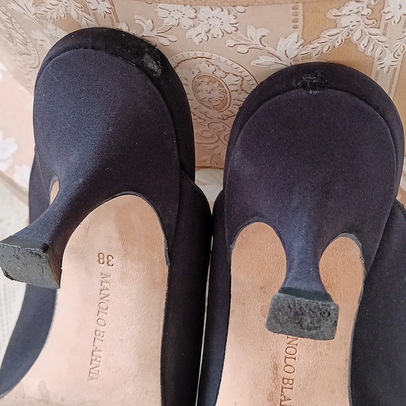 ADORABLE VTG "MANOLO BLAHNIK" BLACK SATIN KITTY'S! - Picture 14 of 16